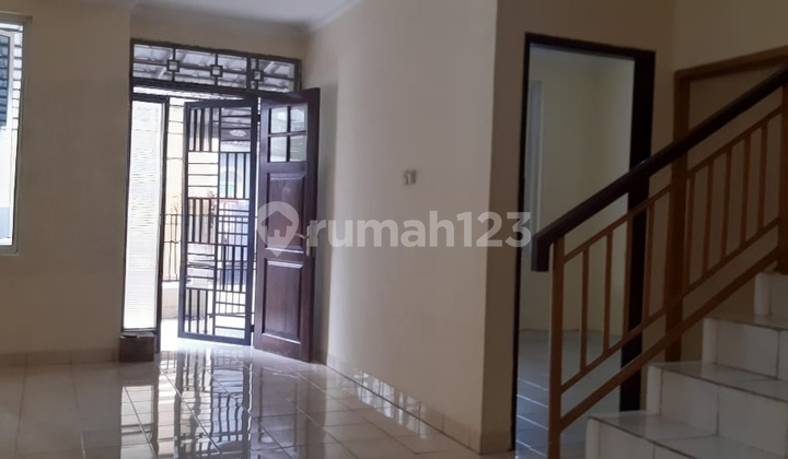 Disewakan Rumah Rapi Siap Huni Mutiara Taman Palem