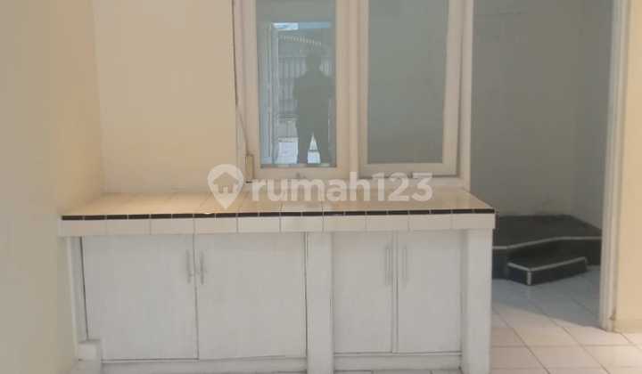 Disewakan Rumah Taman Palem Lestari