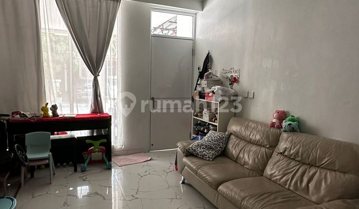 Dijual Rumah Rapi Pasadena Cengkareng2 1/2 Lantai