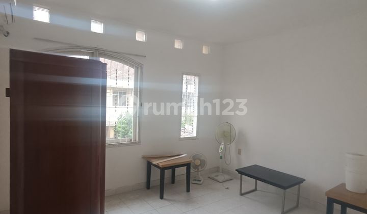 Disewakan Rumah Daan Mogot Baru 2,5lt 2