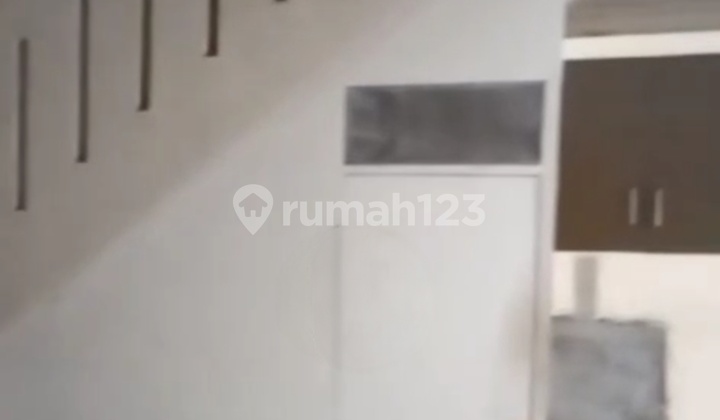 Disewakan Rumah Lokasi Strategis Mutiara Taman Palem 2