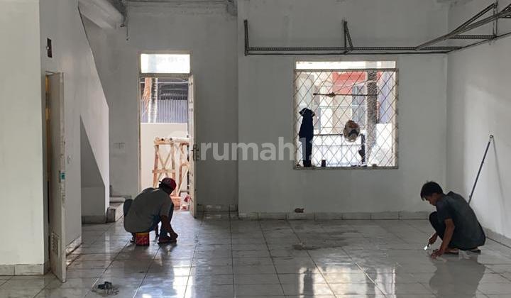 Fast Sale, Price Drop! House in Taman Semanan Indah, West Jakarta 2