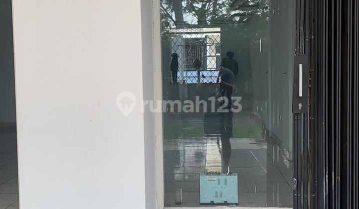 Fast Sale, Price Drop! House in Taman Semanan Indah, West Jakarta 1