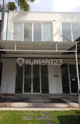 Ruko 2 lantai di lokasi Favorit San Antonio street Pakuwon City sederet Resto ramai 2
