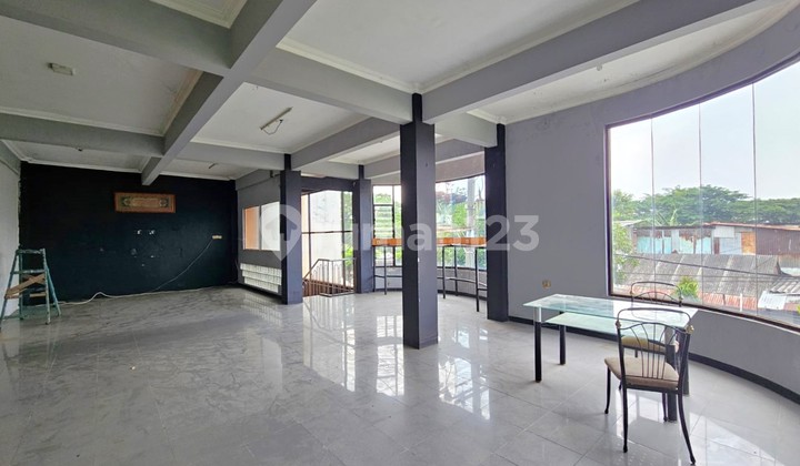 Disewakan Rumah Barata Jaya Surabaya 2.5Lantai Bonus Gudang 9x15 Cocok untuk Kantor Distributor, Ekspedisi, Workshop dll 1