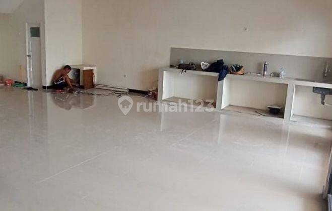 Rumah di Nginden Intan Timur Baru Renovasi Semi Furnish  2