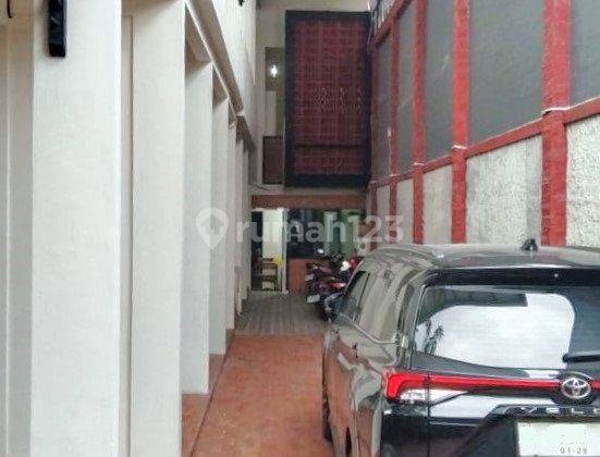 Rumah Kost Aktif di Bendul Merisi Bangunan Bagus Dan Ada Garasi Mobil 2