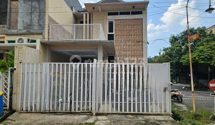 Rumah Taruna Wage Sidoarjo  Minimalis 2 Lantai Pojokan 6x22 Kamar Jumbo SHM Murah 1