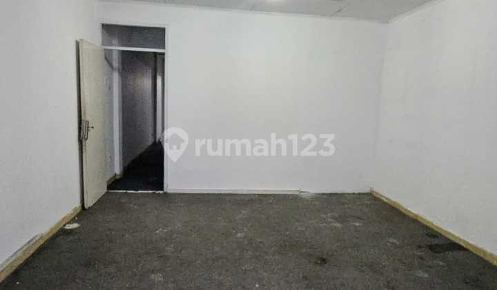 Ready-to-Use Shop House in Villa Melati Mas, South Tangerang 2