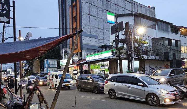 House in Kebon Jeruk West Jakarta Strategic Location negotiable 2