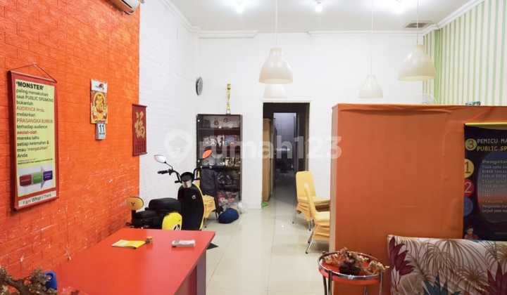 Ruko Sentra Niaga di Green Lake City Jakarta Barat Siap Pakai 