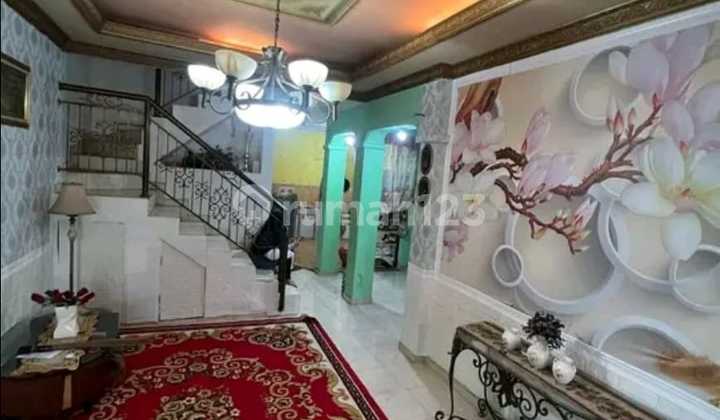 Rumah di Menteng Setiabudi Jakarta Selatan Lokasi Bagus Rumah di Menteng Setiabudi Jakarta Selatan Lokasi Bagus