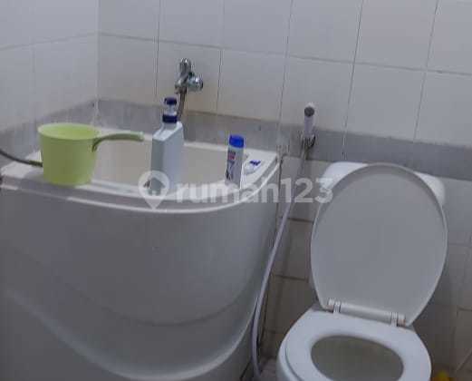 Ready-to-Occupy House in Banjar Wijaya Cipondoh Tangerang Negotiable 2