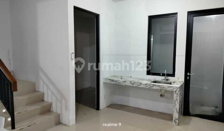 Rumah Huanian di Citra Garden Puri Lokasi Strategis Nego  2