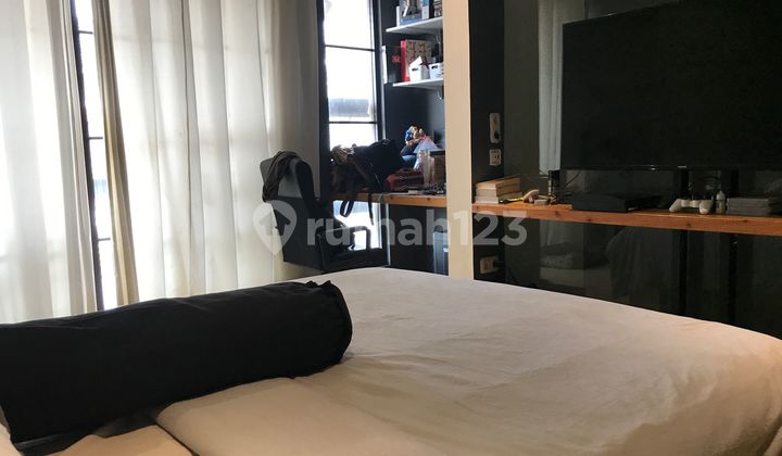 Rumah Hunian di Cluster East Asia Green Lake City Strategis