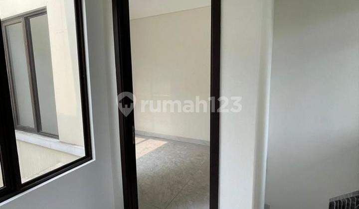 Ready-to-Occupy House in Lavon 1, Allura Cluster, Tangerang, Strategic Location Ready-to-Occupy House in Lavon 1, Allura Cluster, Tangerang, Strategic Location