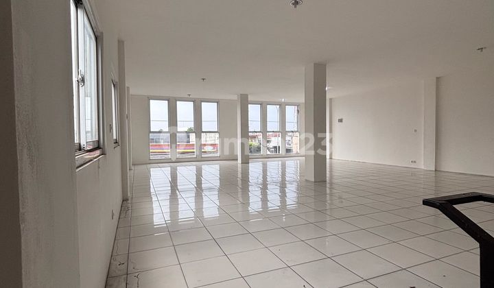 Ruko Gandeng 3 Lantai di Serpong Siap Pakai Lokasi Strategis Nego