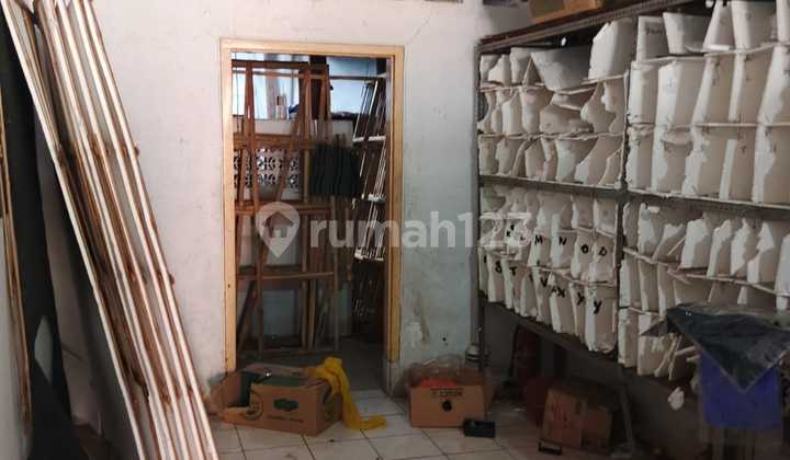 House in North Petojo, Central Jakarta, Strategic Location, Negotiable 2