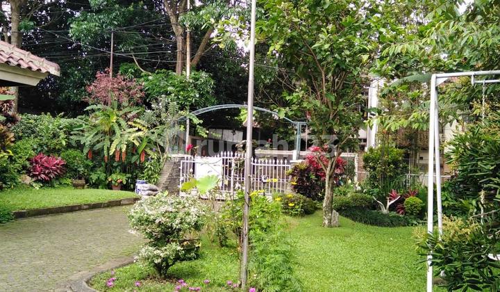 Dijual Rumah Luas Dekat Pendidikan Strategis di Gegerkalong 2