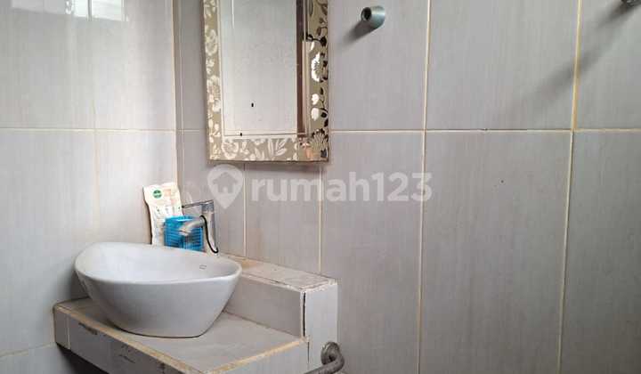 Cool Luxury House at Attractive Prices in North Dago, Bandung 2