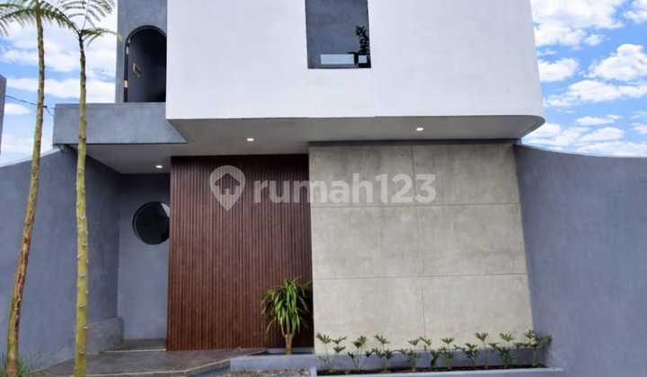 Rumah Baru Sayap Turangga Gaya Industrial