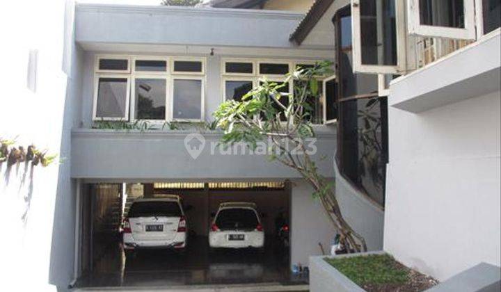 Rumah Mewah Luas 2 Lantai Bagus Unfurnished SHM di Jalan Sukamulya, Pasteur Bandung 2