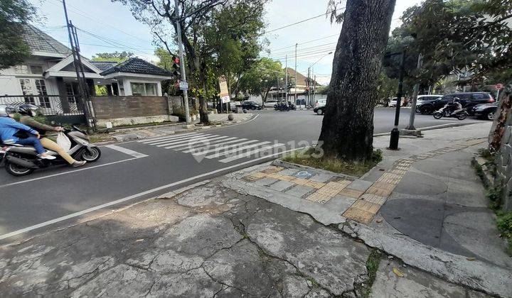 Rumah Heritage Unfurnished SHM di Pinggir Jl. Llre Martadinata, Bandung 2