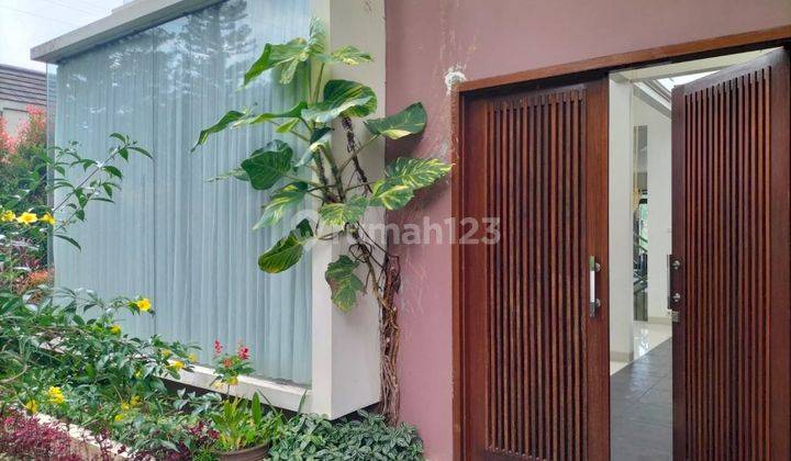 Rumah Semi Villa 4 Lantai Bagus Furnished SHM di Dago Resort, Bandung 2