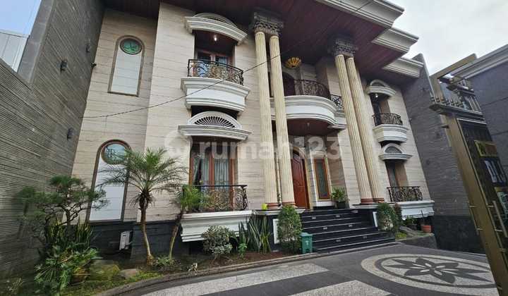 Rumah Gaya Mediterania Dekat Mall Tsm & Mall Tent Avenue Rumah Gaya Mediterania Dekat Mall Tsm & Mall Tent Avenue