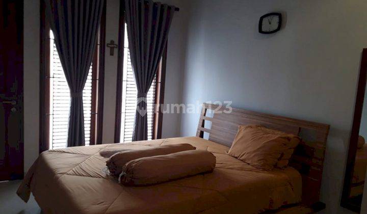 Rumah 2 Lantai Bagus Posisi Hook Semi Furnished SHM di Jalan Turangga, Bandung 2