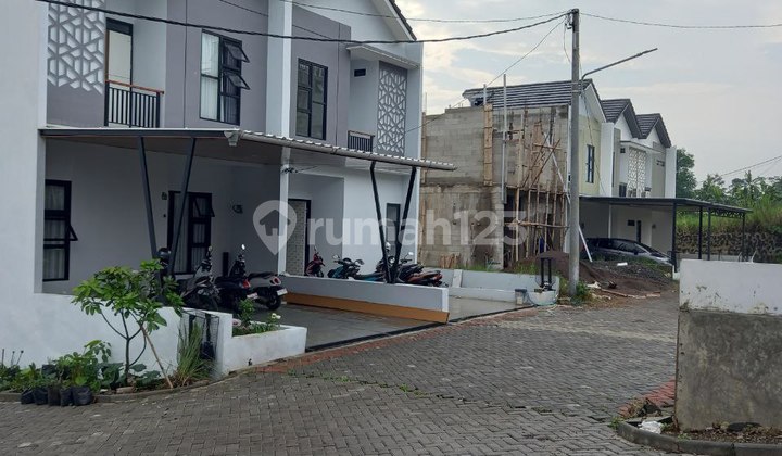 Rumah Villa Dekat Kereta Cepat Whoosh Bandung 1