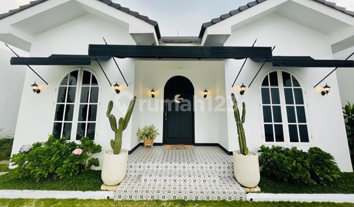 Rumah American Classic Di Setiabudi Regensi