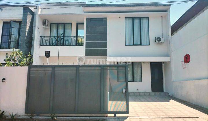 Rumah 2 Lantai Semi Furnished SHM di Setiabudi Regency, Bandung 2