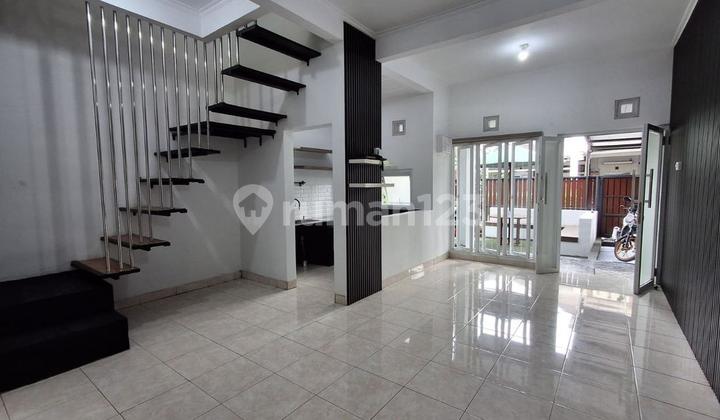 Dijual Rumah Full Renovasi Semi Furnished Samping Podomoro 2