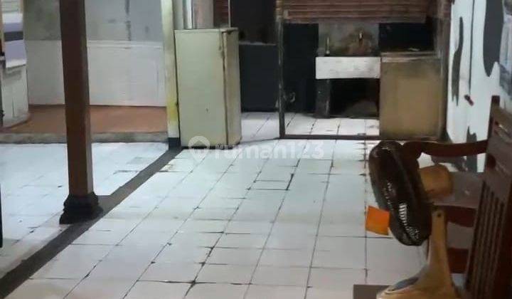 Ruang usaha warmindo disewakan ramai pengunjung di sleman 2