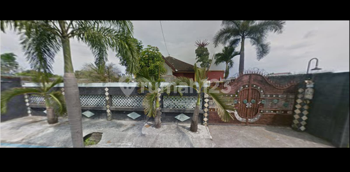 Rumah Vintage Menggoda Bonus Tanaman di Sukoharjo