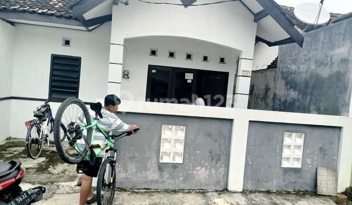 Rumah Cute di Perum Tni Ngasem Colomadukaranganyar