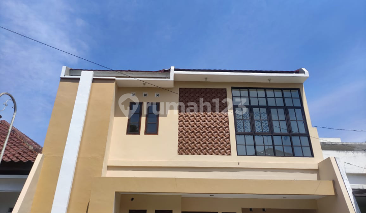 Rumah Mewah Estetik 3 Lantai View Hotel Hyatt Yogyakarta 