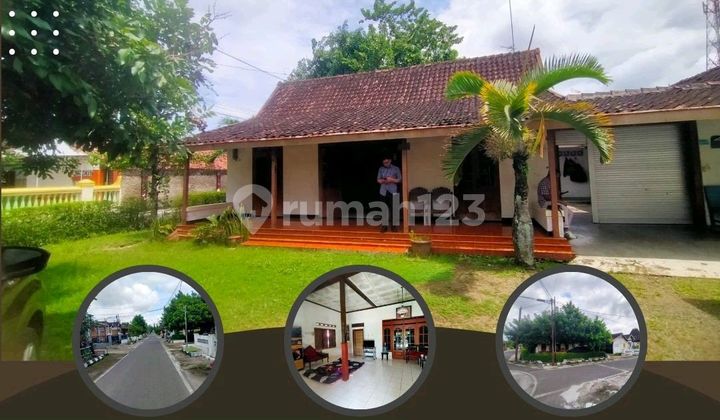 Rumah Vintage Unik Bonus Halaman Luas di Sragen 1