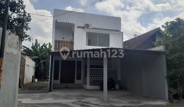 Rumah Mempesona Hati 2 Lantai di Perum Gentan Rumah Mempesona Hati 2 Lantai di Perum Gentan