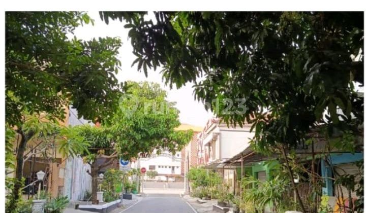 Charming Ex-Boarding House with Bonus Shop in Kadipiro, Solo 2