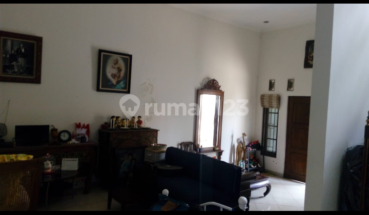 Rumah Elegant 2 Lantai Di Perkotaan Banjarsari Surakarta 