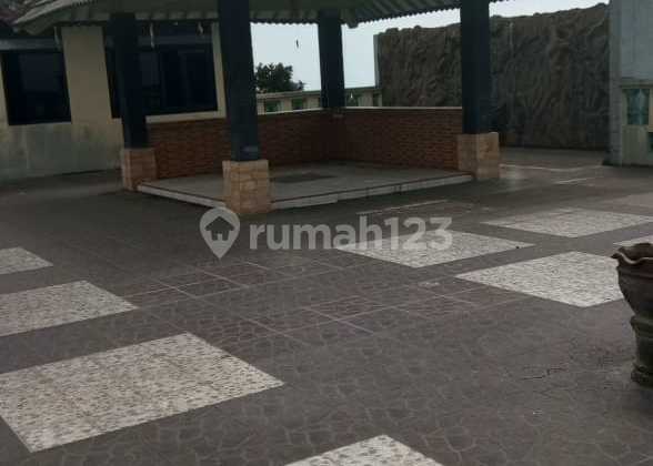 Villa Vintage 3 Lantai Milik Belanda View Gunung Karanganyar