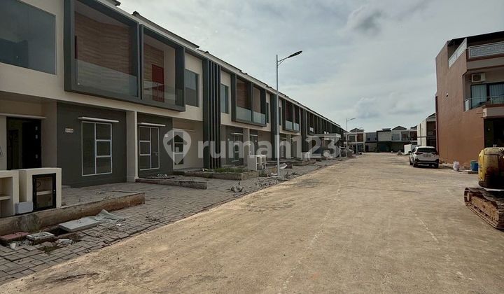 Rumah Cantik di Golden Bci Dekat Bengkong Laut Rumah Cantik di Golden Bci Dekat Bengkong Laut