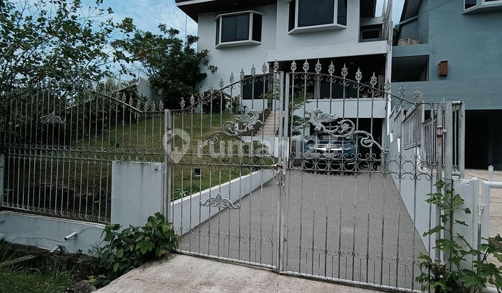 Rumah Cantik di Villa Shangri-La Garden Dekat Pelabuhan Sekupang Rumah Cantik di Villa Shangri-La Garden Dekat Pelabuhan Sekupang