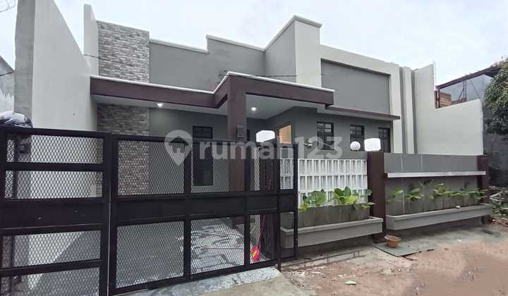 Beautiful House in Nirwana Residence Near Summercoats Tiban 2