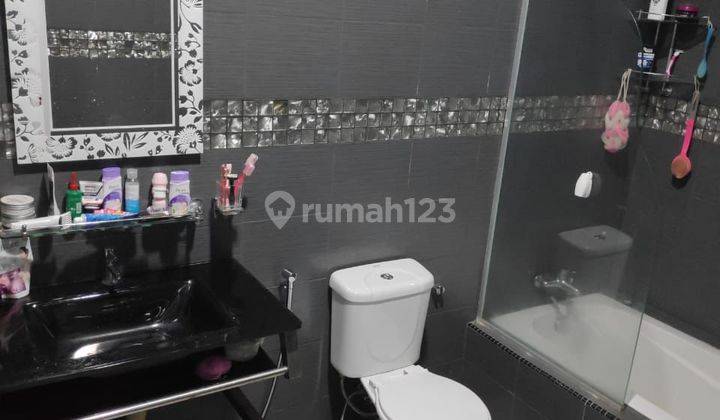 kamar mandi dijual rumah anggrek mas 2,