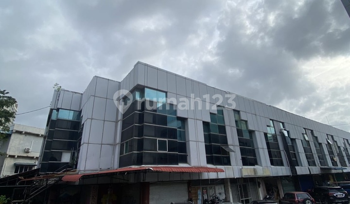 Ruko Hook di Regency Park Nagoya Dekat Aston