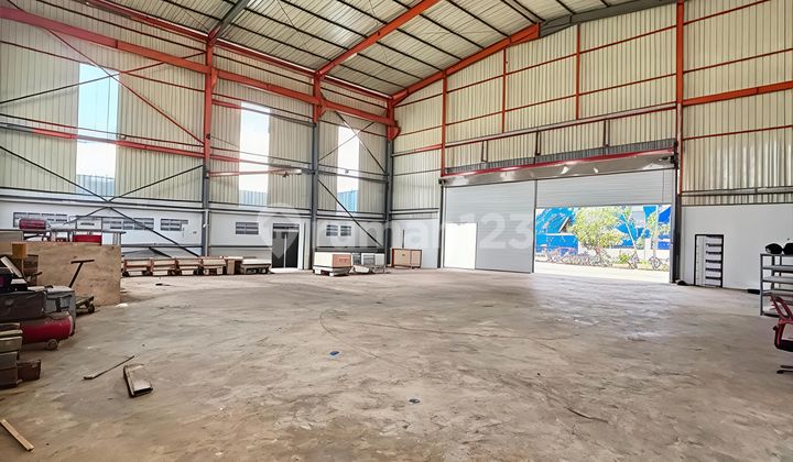 3 Units of Attached Warehouse in Bintang Industri 2 Area with Good Condition. 3 Units of Attached Warehouse in Bintang Industri 2 Area with Good Condition.