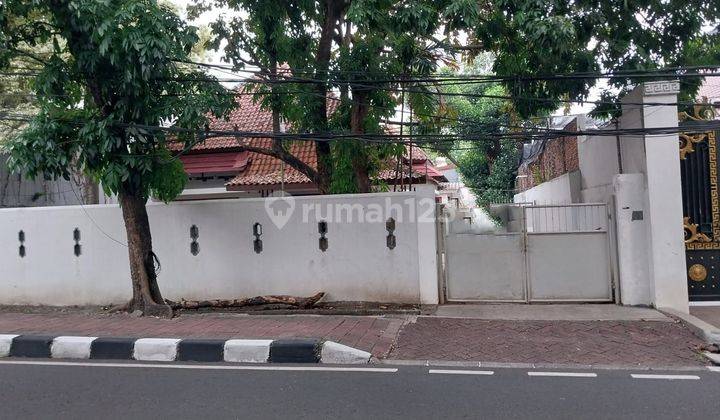 Rumah Siap Huni Di Menteng Jakarta Pusat 1